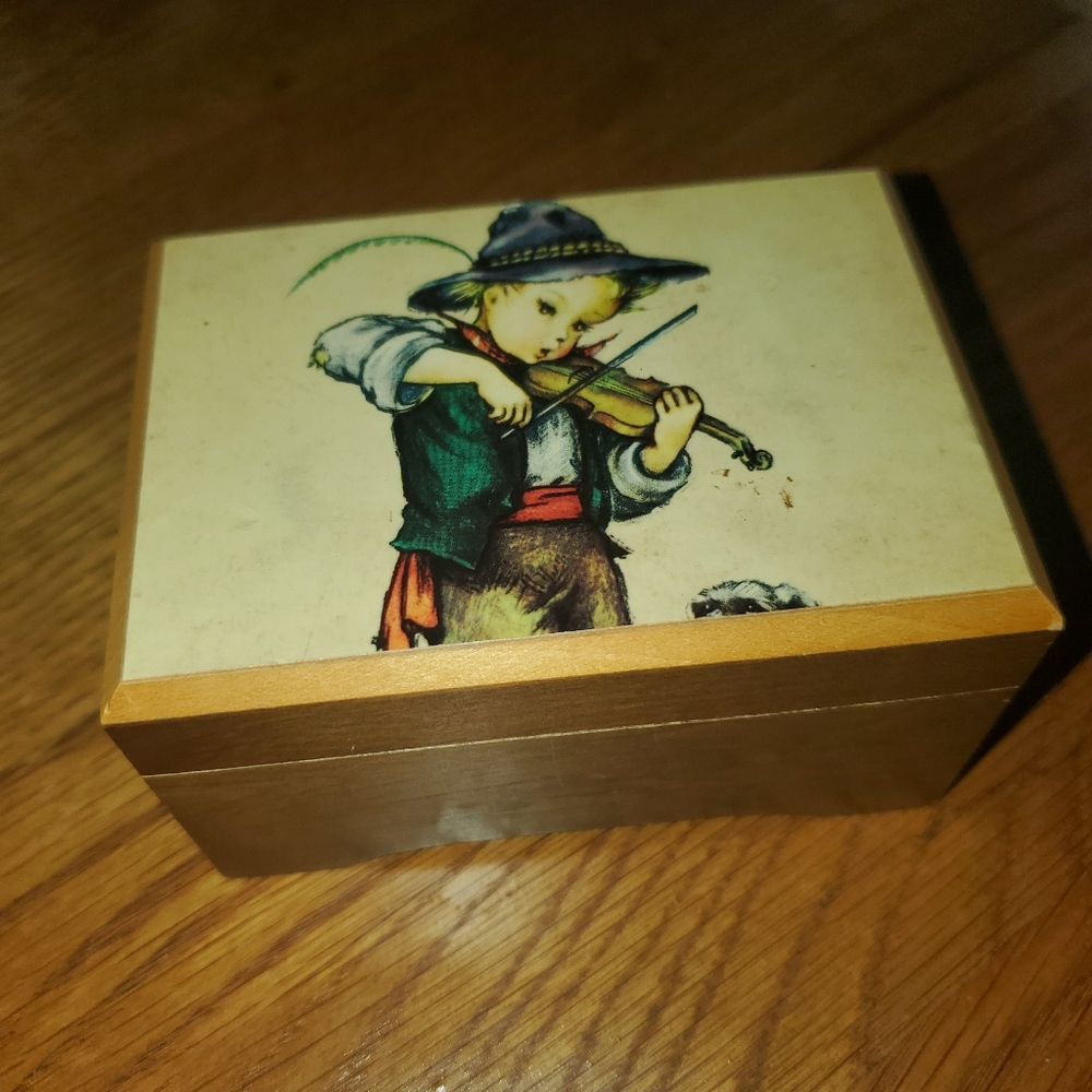 Reuge Swiss Musical Movement Fiddler Boy Music Box
